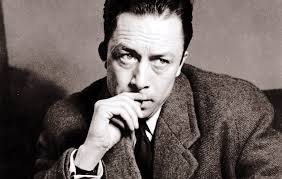 Albert Camus, 4 Ocak 1960’ta bir trafik kazasında hayatını kaybetmiştir. Kısa yaşamına rağmen eserleri, modern felsefe ve edebiyatın temel taşlarından biri olarak kabul edilir. Absürdizm ve insanın özgürlük arayışı üzerine düşünceleri, bugün hâlâ felsefe, edebiyat ve etik tartışmalarında etkili bir referans noktasıdır.