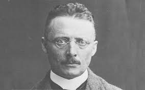 Ernst Fischer, sanatı ideolojik kalıplara hapseden yaklaşımlara karşı duran, özgürlükçü ve eleştirel bir Marksist düşünür olarak öne çıkar. Onun çalışmaları, sanatın yalnızca bir yansıma değil, insanı ve toplumu dönüştüren aktif bir güç olduğunu savunur. Bu nedenle Fischer, hem edebiyat kuramı hem de estetik düşünce açısından 20. yüzyılın en önemli isimlerinden biri olarak kabul edilir.