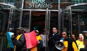 Bear Stearns, yaklaşık 85 yıllık geçmişiyle Wall Street’in en köklü kurumlarından biri olmasına rağmen, aşırı risk alma ve yetersiz risk yönetimi nedeniyle tarih sahnesinden silinmiştir. Bugün finans ve ekonomi alanında Bear Stearns adı, kurumsal başarısızlık, sistemik risk ve 2008 finansal krizi ile özdeşleşmiş bir örnek olarak anılmaktadır.