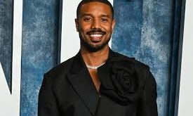 Michael B. Jordan, yeteneği, karizması ve sosyal etkisi ile Hollywood’un en güçlü aktörlerinden biri olarak öne çıkmaktadır. Hem dramatik hem aksiyon rollerinde başarılı performanslar sergileyen Jordan, gelecekte sinema dünyasında daha da büyük projelere imza atması beklenen bir isimdir.