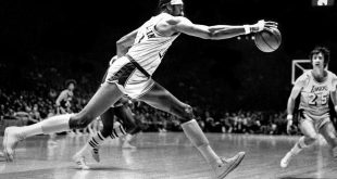 Wilt Chamberlain, sadece sayı ve ribaund rekorlarıyla değil, basketbolun fiziksel ve stratejik sınırlarını zorlamasıyla da hatırlanır. Onun devasa fiziği, oyuna etkisi ve saha içi karizması, onu tüm zamanların en etkileyici sporcularından biri haline getirmiştir.