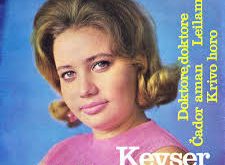Kevser Keti Selimova, sadece bir şarkıcı değil, Balkan kültürünün ve müzik tarihinin yaşayan bir sembolüdür. Müziğin evrenselliğini birleştiren güçlü sesi, duygusal hikâyesi ve uzun soluklu kariyeriyle dinleyicilerin kalbinde yer etmeye devam ediyor.