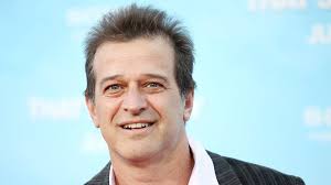 Allen Covert, yalnızca oyuncu kimliğiyle değil; senarist ve yapımcı olarak da sinema sektörüne önemli katkılar sunmuştur. Adam Sandler’ın yapım şirketi Happy Madison Productions çatısı altında birçok projede yer almıştır.