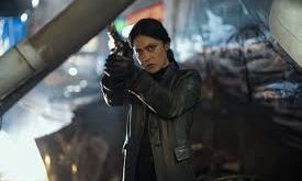 Rosa Salazar, kişisel hayatında özel ve gizli bir profil sergilemektedir. Oyunculuk dışında sosyal sorumluluk projelerine katıldığı ve çeşitli hayır işlerinde yer aldığı bilinmektedir. Hayranları, onu hem yetenekli hem de mütevazı bir birey olarak tanımaktadır.