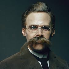 Nietzsche’nin felsefesi, geleneksel değerleri ve ahlak anlayışını sorgular. Ona göre, Batı kültürünün temelini oluşturan Hristiyanlık ve klasik ahlak, insanın yaratıcı ve özgür potansiyelini bastırmaktadır.