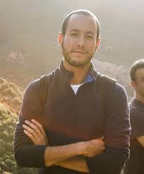 Rocket Valentin Rodriguez, geniş bir filmografiye sahip olmasa da, ünlü bir sinema ailesinin parçası olması nedeniyle merak edilen isimler arasında yer alır. Çocuk yaşta edindiği set deneyimi, onun sinema sektörünü hem oyuncu hem de yaratıcı açıdan tanımasına katkı sağlamıştır.