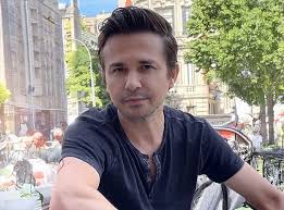 Freddy Rodríguez, günümüzde de televizyon dizileri ve sinema projelerinde aktif olarak yer almaya devam etmektedir. Özellikle drama ve suç türündeki yapımlarda deneyimli bir karakter oyuncusu olarak öne çıkmaktadır.