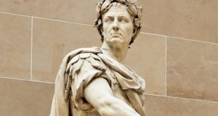 Sezar’ın ölümünden sonra Roma, yeni iç savaşlara sürüklendi ve nihayetinde evlatlığı Augustus’un yönetiminde Roma İmparatorluğu kuruldu. Jül Sezar’ın adı, sonraki yüzyıllarda “Kaiser” ve “Çar” gibi unvanlara ilham verdi.
