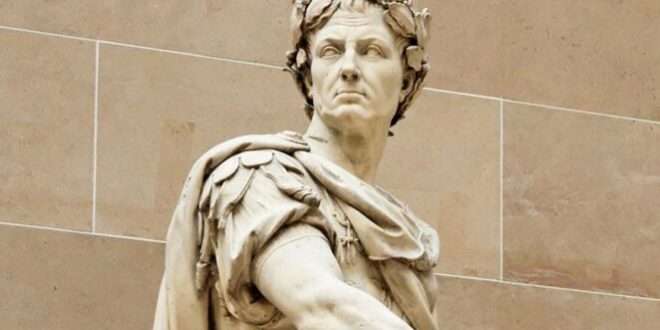 Sezar’ın ölümünden sonra Roma, yeni iç savaşlara sürüklendi ve nihayetinde evlatlığı Augustus’un yönetiminde Roma İmparatorluğu kuruldu. Jül Sezar’ın adı, sonraki yüzyıllarda “Kaiser” ve “Çar” gibi unvanlara ilham verdi.
