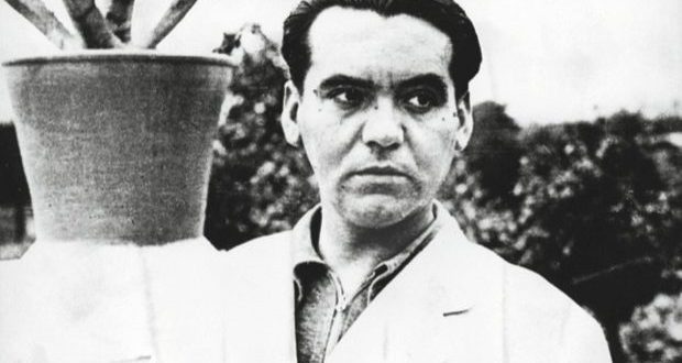 Federico García Lorca, şiiri ve tiyatroyu insan ruhunun en derin çatışmalarını ifade eden bir sanat alanı hâline getirmiştir. Halk kültürüyle modern edebiyatı ustalıkla birleştiren sanatı, onu 20. yüzyılın en etkili edebiyatçılarından biri yapmıştır. Eserleri günümüzde hâlâ sahnelenmekte, okunmakta ve yeni kuşaklara ilham vermeye devam etmektedir.