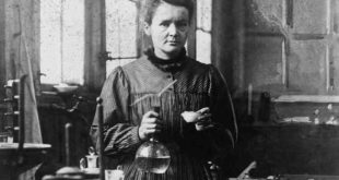 Marie Curie, bilimsel merak, azim ve disiplinin simgesidir. Radyasyon bilimi ve radyoaktif elementlerin keşfiyle hem insanlığa hizmet etmiş hem de bilim tarihinde kalıcı bir yer edinmiştir. Onun hayatı, bilimde cinsiyet ayrımcılığına rağmen başarıya ulaşmanın ve insanlığa katkıda bulunmanın ilham verici bir örneğidir.
