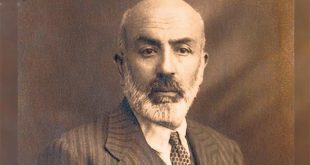 Mehmet Âkif Ersoy, Türk milletinin tarihinde hem bir edebiyatçı hem de milli bir kahraman olarak yer alır. Onun eserleri ve fikirleri, halkın sesi, vicdanı ve moral kaynağı olmuş, milli mücadele ruhunu ve ahlaki değerleri geleceğe taşımıştır.