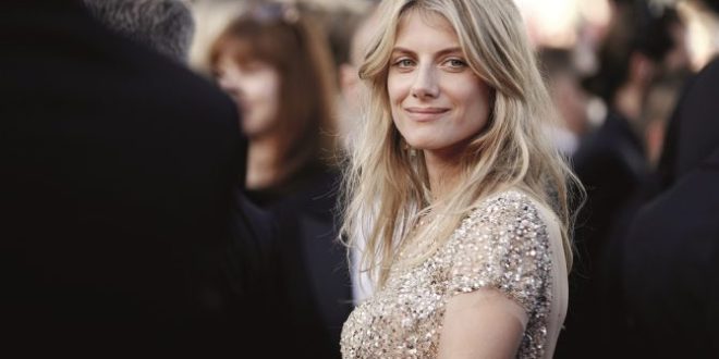 Mélanie Laurent, Fransız sinemasını uluslararası alanda başarıyla temsil eden çok yönlü bir sanatçıdır. Oyunculuk, yönetmenlik ve müzik alanlarındaki üretkenliği sayesinde çağdaş sinemanın en saygın isimlerinden biri olarak kabul edilmektedir.