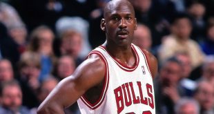 Michael Jordan, yalnızca istatistiklerle değil; kazanan mentalitesi, liderliği ve kültürel etkisiyle basketbol tarihinin en büyük ismi olarak kabul edilmektedir. Sahadaki başarıları ve saha dışındaki vizyonuyla sporu aşan bir efsane hâline gelen Jordan, bugün hâlâ milyonlarca insan için ilham kaynağı olmaya devam etmektedir.