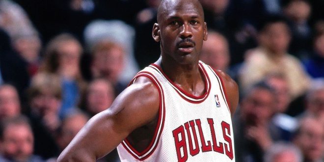 Michael Jordan, yalnızca istatistiklerle değil; kazanan mentalitesi, liderliği ve kültürel etkisiyle basketbol tarihinin en büyük ismi olarak kabul edilmektedir. Sahadaki başarıları ve saha dışındaki vizyonuyla sporu aşan bir efsane hâline gelen Jordan, bugün hâlâ milyonlarca insan için ilham kaynağı olmaya devam etmektedir.