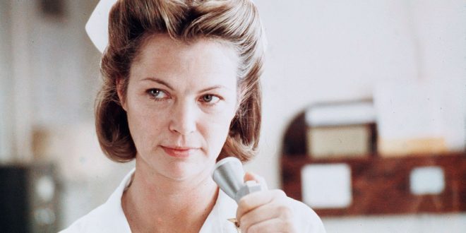 Bugün hâlâ Hemşire Ratched karakteri, “en iyi kötü karakterler” listelerinde üst sıralarda yer almakta ve Louise Fletcher’ın oyunculuk gücünün bir sembolü olarak anılmaktadır.