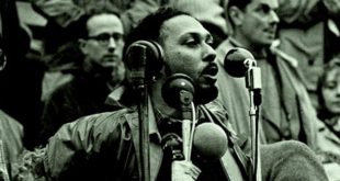 Stuart Hall’un kültürel çalışmalar alanındaki öncü çalışmaları, onun mirasını günümüz kültürel analizlerinde, medya çalışmalarında ve toplumsal teoriye dair daha geniş anlayışlarda sürdürmektedir. Onun izlediği yol, gelecekteki kültürel teorisyenler ve toplumsal bilimciler için önemli bir referans noktası olmaya devam etmektedir.