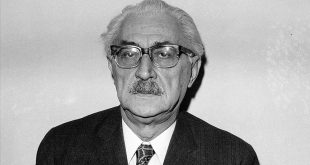 Ahmet Muhip Dıranas, Türk şiirinde estetik ve duyguyu dengeli bir biçimde birleştiren bir şairdir. Onu okumak, yalnızca bir duygu deneyimi yaşamak değil; aynı zamanda Türkçenin ritmini ve güzelliğini keşfetmektir.