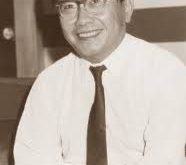 Kodaira-Yau Teoremi, cebirsel geometri ve karmaşık analiz alanlarında önemli bir yer tutan, matematiksel bir sonuçtur. 1970'lerde matematikçiler Kunihiko Kodaira ve Shing-Tung Yau tarafından geliştirilmiş olan bu teorem, özellikle karmaşık manifoldlar ve Riemann yüzeyleri üzerine yapılan araştırmaların temel taşlarından biridir.