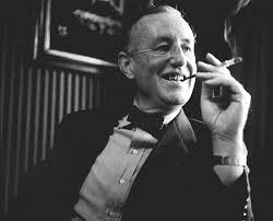 Ian Fleming özel hayatı, hem sanat hem de macera ile iç içe geçmiştir. Fleming, 1952’de Ann Charteris ile evlenmiş ve çiftin bir çocuğu olmuştur. İngiltere’de Goldeneye adlı bir malikanede yaşamış ve yazılarını burada sürdürmüştür.