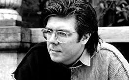 John Hughes, 6 Ağustos 2009 tarihinde New York’ta hayatını kaybetti. Ancak bıraktığı filmler, diyaloglar ve karakterler; popüler kültürde yaşamaya devam etmektedir.