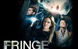 Fringe, yalnızca bir bilim kurgu dizisi değil; aynı zamanda insan psikolojisi, ahlak ve etik konularını işleyen bir drama niteliği taşır.