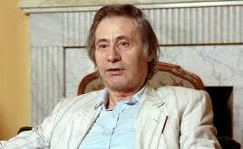 Alfred Schnittke, 20. yüzyılın sonlarına doğru Rusya'nın en önemli bestecilerinden biri olarak kabul edilen, yenilikçi ve çok yönlü bir müzik dehasıdır. Schnittke'nin müziği, klasik batı müziği ve modernist anlayışlar arasındaki sınırları bulanıklaştıran zorlayıcı ve tartışmalı bir yapıya sahiptir.