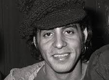 Steven Van Zandt, New Jersey'nin küçük bir kasabasında doğmuş ve müziğe genç yaşta ilgi duymuştur. 1970'li yılların başlarında, New Jersey'nin zengin müzik sahnesinde, birçok yerel grup ile sahne almaya başlamıştır. Van Zandt, 1972 yılında Bruce Springsteen ile tanışarak, Springsteen’in E Street Band’inin bir parçası haline gelmiştir.