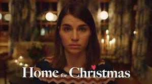 Home for Christmas’ın en güçlü yönlerinden biri, günümüz ilişkilerinin ve toplumun bireylere dayattığı beklentilerin ele alınmasıdır. Johanne’nin ailesinin sürekli “ne zaman evleneceksin?” soruları, genç yaşta yalnız kalan kadınlar üzerindeki toplumsal baskıyı gözler önüne serer.