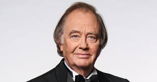 René Kollo’nun müzik kariyeri, genç yaşlarda başladığı müzik eğitiminden sonra hızla yükselmeye başlamıştır. Müziğe olan ilgisi ve yeteneği, onu ilk olarak Almanya’daki müzik okullarına yönlendirmiştir. Kollo, Berlin Sanat Akademisi'nde müzik eğitimi aldıktan sonra, profesyonel olarak sahneye çıkmaya başlamıştır. Kariyerine klasik opera repertuarı ile adım atmış olan Kollo, Almanya’daki önemli opera sahnelerinde performans sergileyerek ün kazanmıştır.