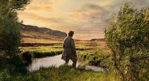 Nuri Bilge Ceylan, sinematografik açıdan Kuru Otlar Üstüne’de ustalığını bir kez daha kanıtlıyor. Filmin her karesi, izleyiciyi hem görsel hem de duygusal açıdan etkileyen bir zarafetle tasarlanmış. Doğal ışık kullanımı, uzun planlar ve geniş açılar, Ceylan’ın sinematik anlatımındaki karakteristik özelliklerini taşıyor.