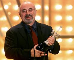 Bob Hoskins, klasik Hollywood yıldızlarından farklı olarak kusurlu, gerçek ve sert karakterleri başarıyla canlandırmıştır. Bu yönüyle izleyicinin kendini yakın hissettiği bir oyuncu olmuş, sinemada “gerçek insan” temsiline önemli katkılar sağlamıştır.