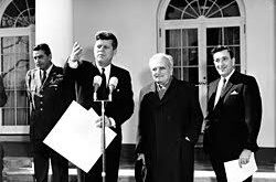 ABD Ulusal Bilim Madalyası, 1959 yılında kuruldu. Başlangıçta yalnızca bilimsel başarıları onurlandırmak amacıyla verilen bu ödül, zaman içinde mühendislik ve matematik gibi diğer bilimsel alanları da kapsayacak şekilde genişletilmiştir.