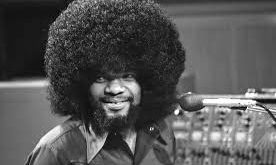 Billy Preston’ın kariyerindeki en önemli dönüm noktalarından biri, The Beatles ile yaptığı çalışmalardır. 1969 yılında grubun “Get Back” kayıtlarında yer aldı ve resmi olarak plak etiketinde adı geçen nadir müzisyenlerden biri oldu. “Get Back” single’ında sanatçı adı olarak “The Beatles with Billy Preston” ifadesinin kullanılması, onun grup içindeki önemini gösterir.