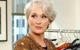 Meryl Streep, Hollywood’da kadın oyuncuların yaşla birlikte geri plana itilmesine karşı duran en güçlü figürlerden biridir. Yaş aldığı dönemlerde dahi başrollerde yer alarak sektörde kalıcı olmanın mümkün olduğunu kanıtlamıştır.