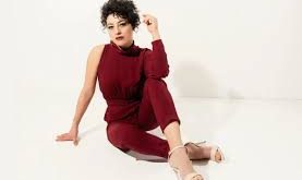 Nergis Öztürk, 1980 yılında İstanbul'da doğmuştur. Genç yaşlardan itibaren oyunculuğa olan ilgisini fark eden Öztürk, İstanbul Üniversitesi Devlet Konservatuvarı’ndan mezun olmuştur. Eğitim hayatı boyunca sahne sanatları konusunda derin bilgi edinmiş ve profesyonel anlamda oyunculuk yapmaya karar vermiştir.