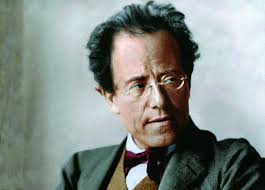 Gustav Mahler, 19. yüzyılın sonlarından 20. yüzyılın başlarına kadar etkili olmuş bir Avusturya bestecisi ve orkestra şefidir. Mahler, sadece müzikle ilgili teknik ve estetik açıdan derin bir anlayış geliştirmekle kalmamış, aynı zamanda senfoni ve vokal müzik alanlarında kalıcı izler bırakmış bir sanatçıdır.