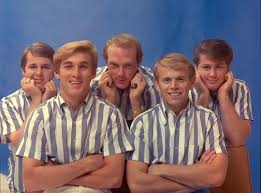 The Beach Boys, başlangıçta “The Pendletones” olarak biliniyordu. Brian Wilson, kardeşi Dennis Wilson, kuzeni Mike Love ve arkadaşları Al Jardine ve Carl Wilson ile birlikte grubu kurdu.
