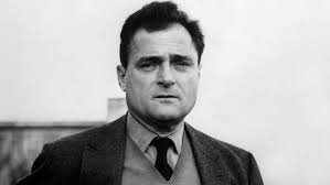 Mike Todd’un sinemaya olan ilgisi, onun farklı alanlarda kariyer yapmaya başlamasına yol açtı. Sinema sektöründe özellikle prodüktör olarak dikkat çeken Todd, zamanla kendi film yapım şirketini kurarak bağımsız bir yapımcı haline geldi.