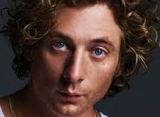 Jeremy Allen White, New York City'de doğmuş ve genç yaşlardan itibaren oyunculuğa ilgi duymuştur. Eğitimini tiyatro üzerine alan White, oyunculuk kariyerine daha genç yaşlarda başlamıştır. İlk kez 2006 yılında "The Speed of Life" adlı filmle dikkatleri üzerine çekmiştir.