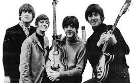 The Beatles, 1960 yılında Liverpool’da resmi olarak kurulmuştur. Başlangıçta John Lennon’ın kurduğu The Quarrymen adlı grubun devamı niteliğinde olan Beatles, kısa süre içinde John Lennon, Paul McCartney, George Harrison ve Ringo Starr kadrosuyla sahnelerde yer almaya başlamıştır.