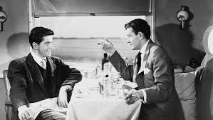 Filmde kullanılan ışık-gölge kontrastları, olayların gerilim düzeyini artırmak ve karakterlerin moral durumlarını yansıtmak için çok iyi kullanılmıştır. Dimitri Tiomkin’in film müzikleri, gergin atmosferi pekiştirirken, karakterlerin içsel duygusal durumlarına da bir katman ekler.