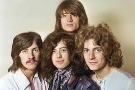 Led Zeppelin, sadece müzik dünyasında değil, pop kültürde de büyük bir etki yaratmıştır. Grubun yenilikçi yaklaşımı, günümüz rock müziğini şekillendiren pek çok sanatçıyı etkilemiştir. Led Zeppelin’in müzikal mirası, pek çok modern rock grubunun stilinde kendini göstermektedir.