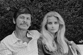 Jill Ireland, klasik Hollywood döneminin zarafetini temsil eden isimlerden biridir. Oyunculuğunun yanı sıra güçlü duruşu, ailesine olan bağlılığı ve hastalıkla verdiği mücadele sayesinde ilham veren bir figür olarak anılmaktadır.