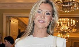 Alison Doody özel hayatı, sanat ve moda ile iç içe geçmiştir. Kariyerinin yanı sıra modellik projelerinde de yer alan Doody, medyadan uzak durarak özel yaşamını korumuştur. 1990’lar ve 2000’lerde sinema dışında sosyal etkinlikler ve hayır işleriyle ilgilenmiştir.