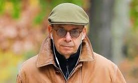 Rick Moranis, komedide bağırmadan güldürmenin, ezmeden eğlendirmenin mümkün olduğunu kanıtlayan nadir oyunculardandır. Onun karakterleri; güçsüzlüğün, kırılganlığın ve nezaketin de sinemasal bir karşılığı olabileceğini gösterir.
