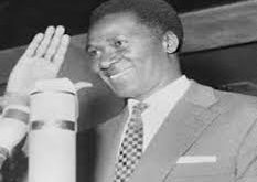 Ahmed Sékou Touré, Afrika’da sömürgeciliğe karşı direnişin sembol isimlerinden biridir. Fransa’ya karşı “hayır” diyerek bağımsızlık yolunu seçmesi, kıta tarihinde önemli bir dönüm noktası olmuştur.