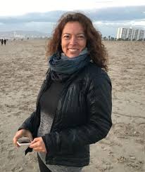 Pamela’nın film kariyeri, genç yaşlarda başlamış ve özellikle korku filmi türünde önemli projelerde yer almıştır. Ancak sonraları, kamera arkasında kendine bir yer edinmiş ve fotoğrafçılık alanında ciddi başarılar kazanmıştır. Bruce Springsteen’in başarılarının gölgesinde kalan bir isim olarak başlamış olsa da, Pamela Springsteen, kendi kariyerini oluşturmayı başarmıştır.