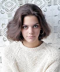 Tina Aumont, 1960’lı ve 1970’li yılların Avrupa sinemasının dikkat çeken oyuncularından biri olarak kabul edilmektedir. Özellikle İtalyan ve Fransız erotik-dramatik filmlerinde sergilediği performanslar, onu dönemin kült oyuncularından biri haline getirmiştir.