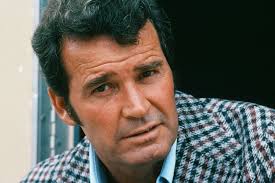 James Garner, Hollywood’un en “insan” yıldızlarından biridir. Sert kahramanlar ya da abartılı karakterler yerine, izleyicinin kendinden bir parça bulabileceği rolleri tercih etmiştir.